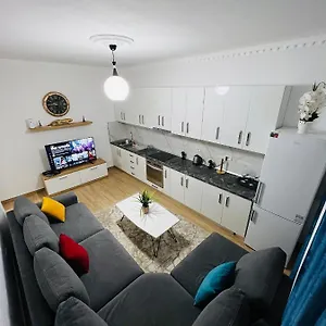 Center 2 Appartamento Elbasan